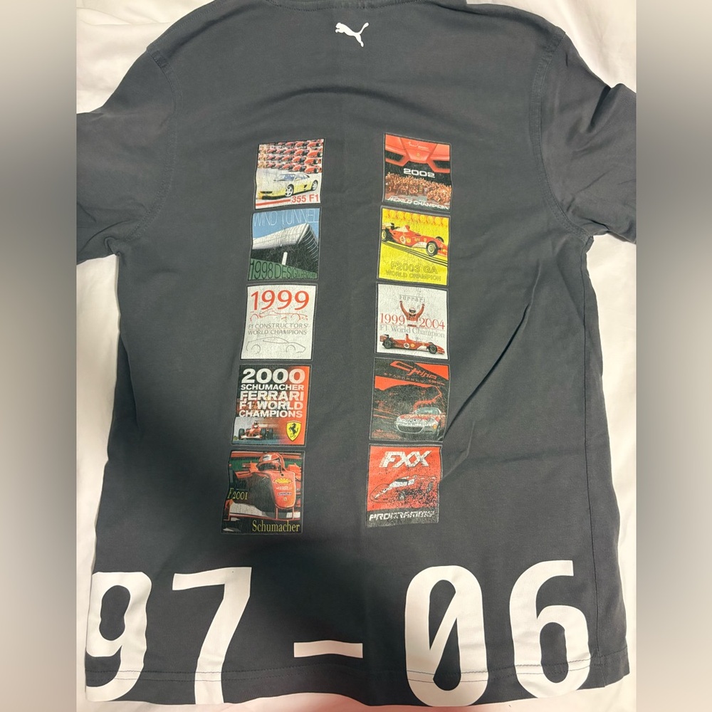 Vintage Ferrari Gray Graphic T-Shirt with Racing Prints